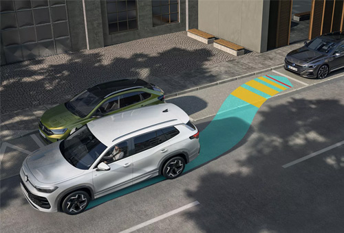 Image of a Tayron parking with graphics showing the park assis
